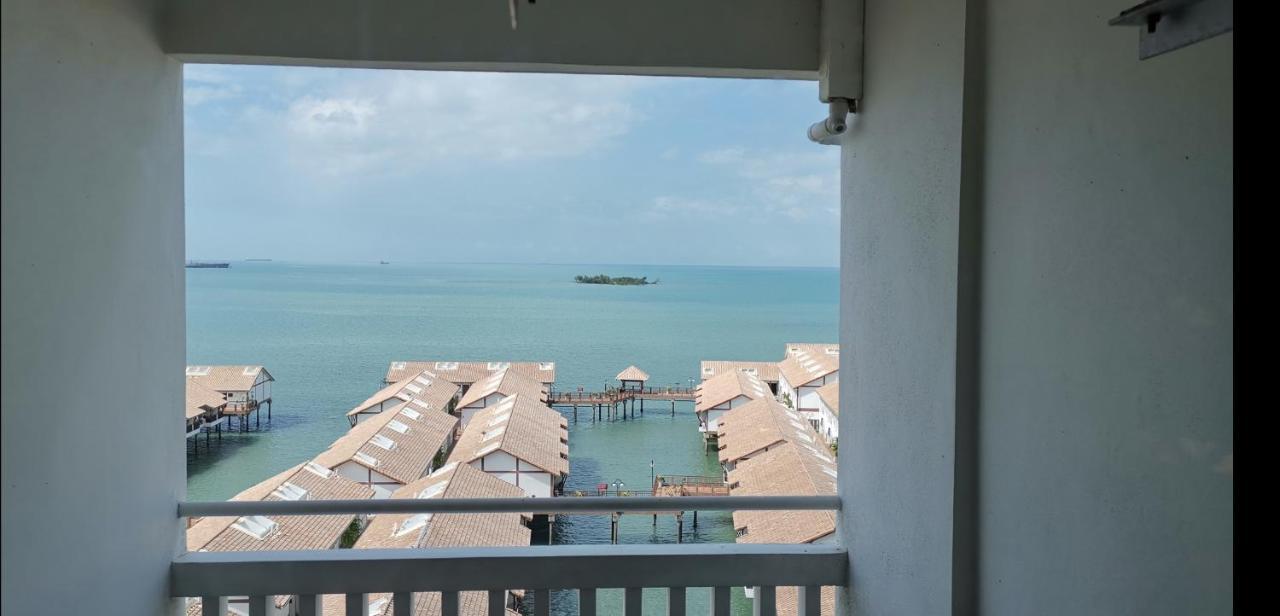 Water Chalet Or Premium Tower Seaview Port Dickson , Private Room Экстерьер фото